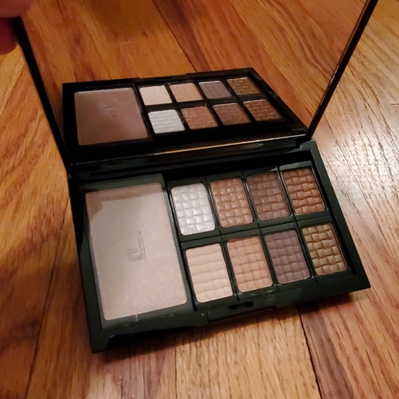 Doucce Freematic eyeshadow pro palette - Picture 2 of 2